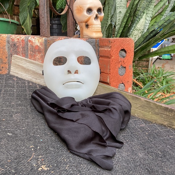 BUNDLE! Creepy Adult Halloween Mask White/Clear Face Man with Black Hood 🎭💀 - Picture 4 of 6